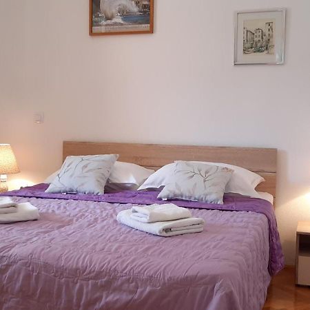 Apartments Villa Beba Komiza Bagian luar foto