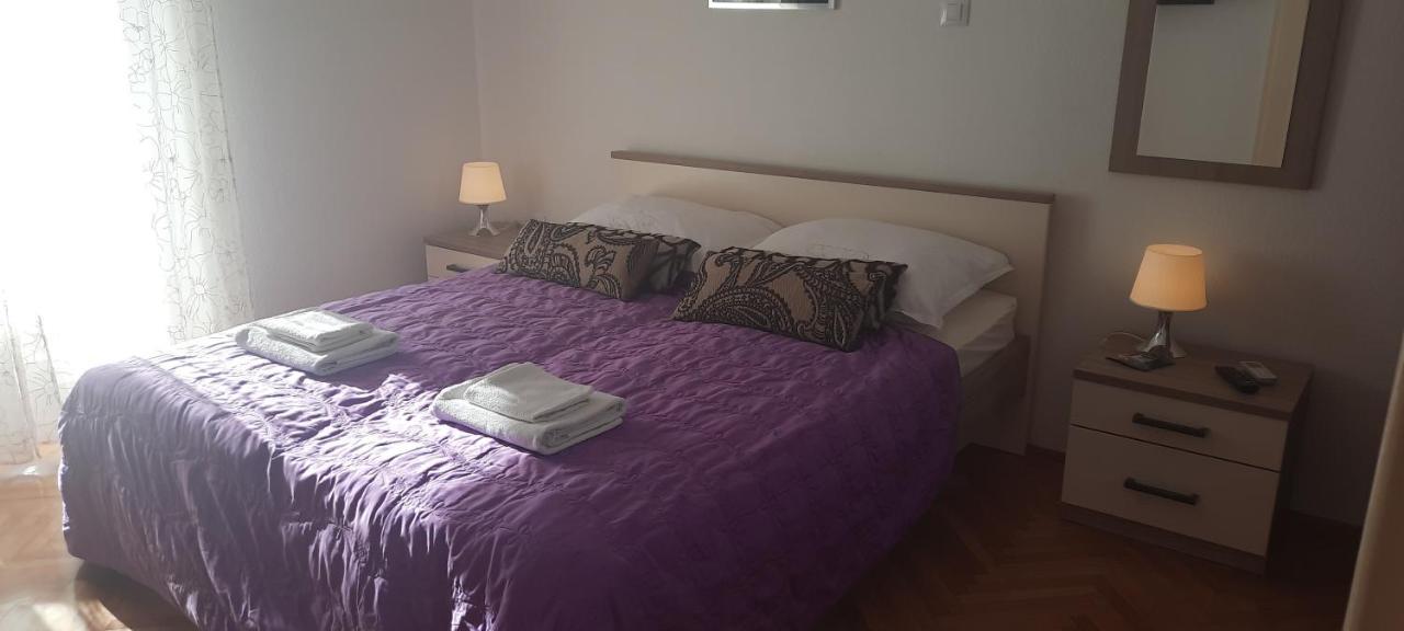 Apartments Villa Beba Komiza Bagian luar foto