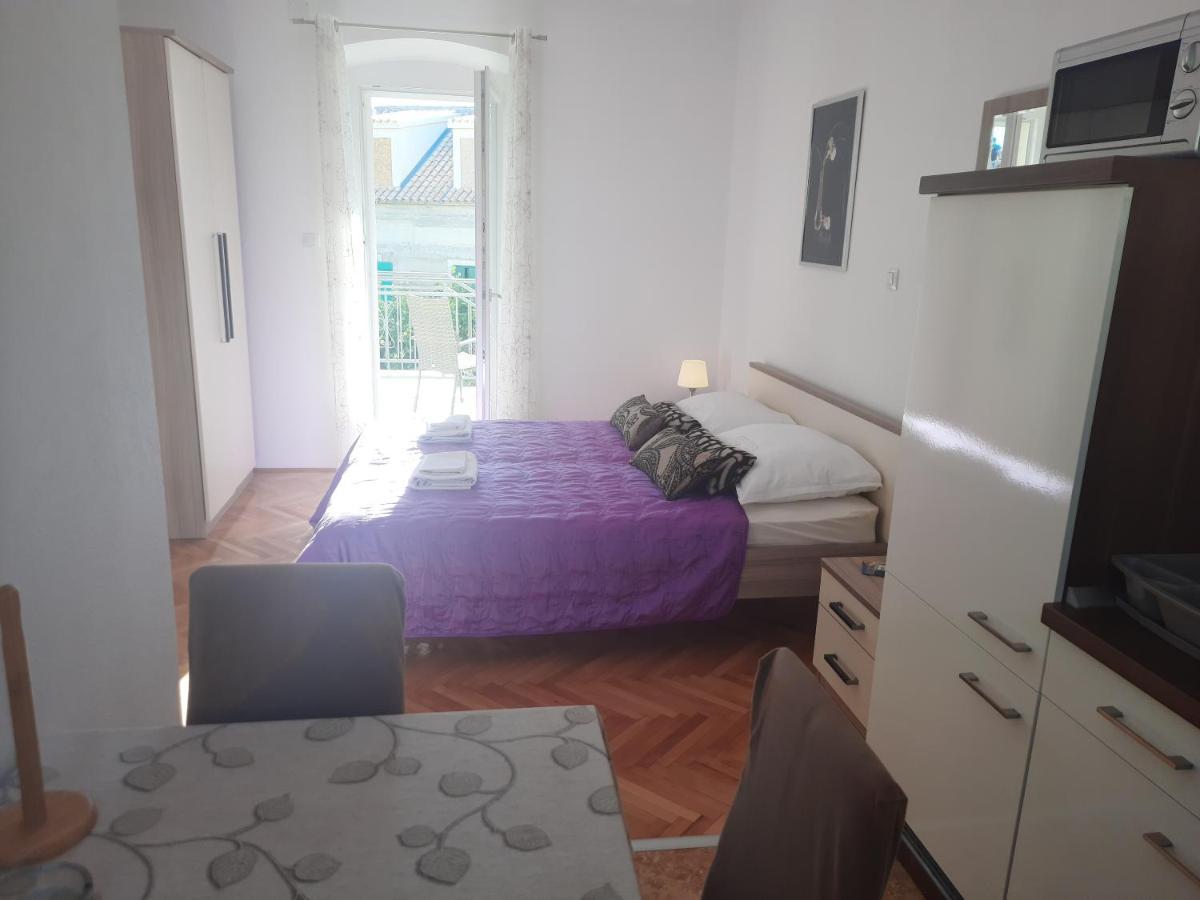 Apartments Villa Beba Komiza Bagian luar foto