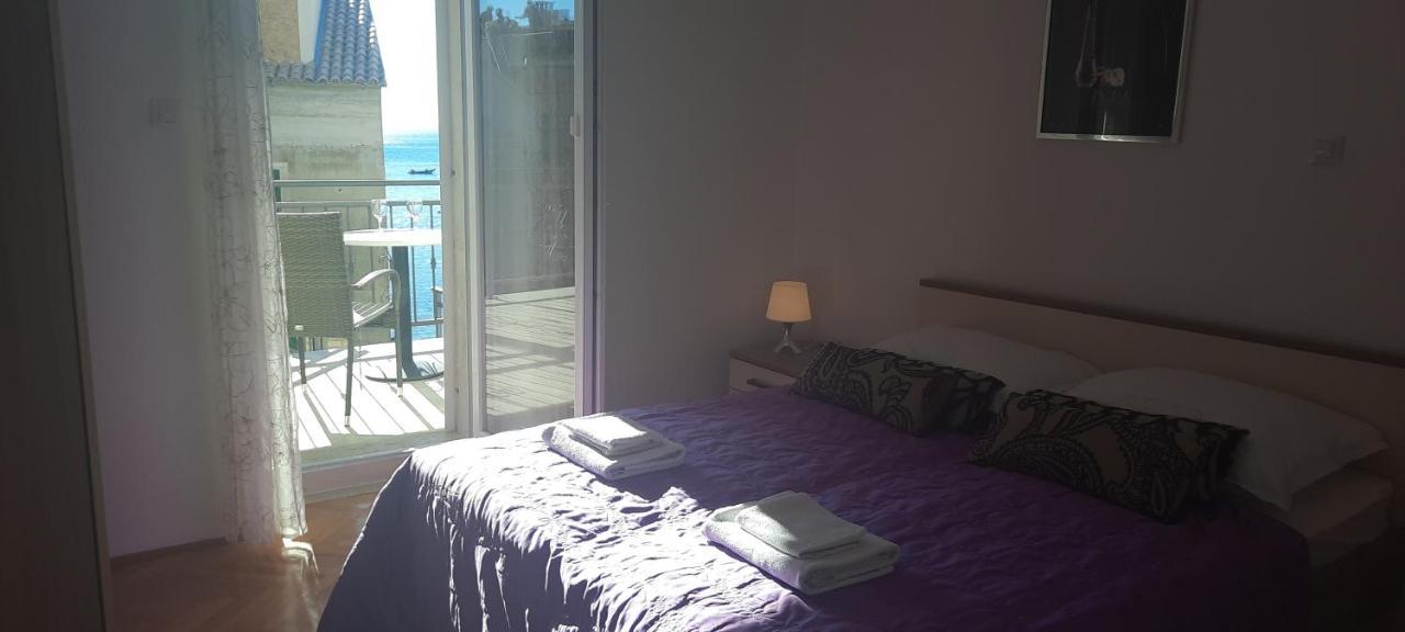 Apartments Villa Beba Komiza Bagian luar foto